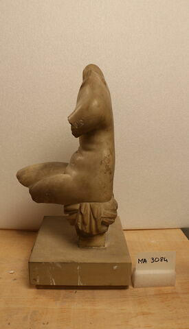 statuette