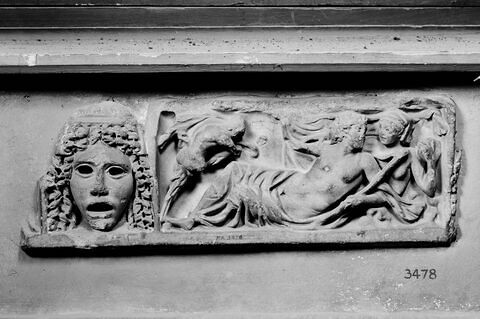 Sarcophage d'enfant, image 2/2