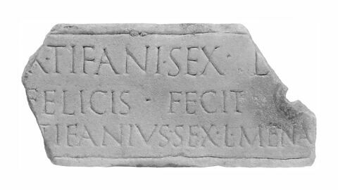 plaque de loculus ; inscription