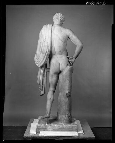 statue, image 8/33