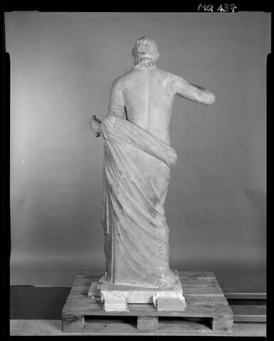 statue, image 2/22