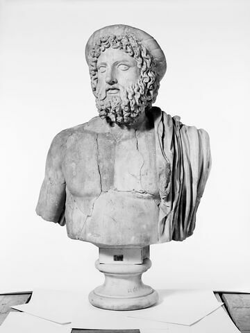 statue  ; statue, image 7/7