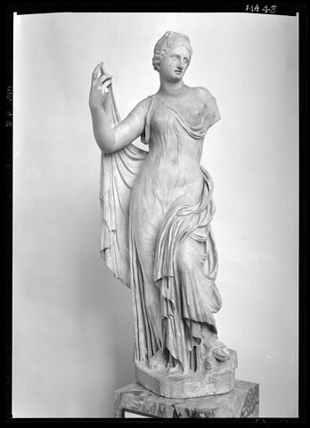 statuette, image 9/9