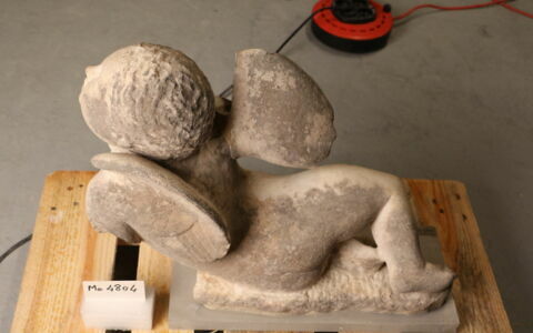 statue, image 4/7