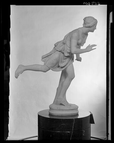 statue, image 4/19