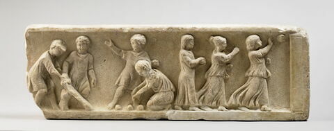 relief  ; sarcophage