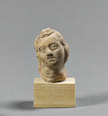 figurine, image 2/2