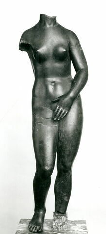 statuette