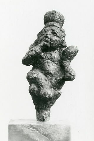 statuette ; élément de mobilier