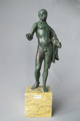 statuette