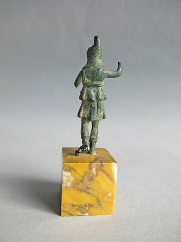 statuette, image 2/2