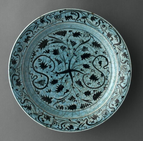 Plat à décor végétal stylisé, image 6/8