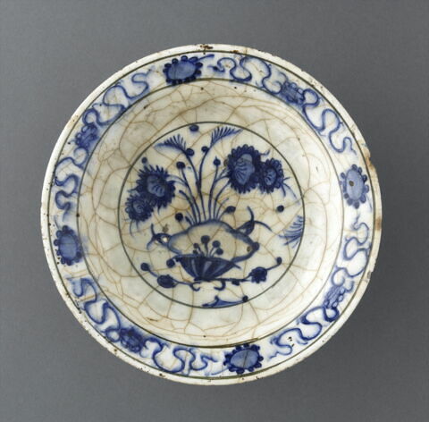 Petit plat aux fleurs épanouies nées d'un lotus, image 6/7