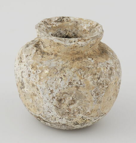 Minuscule vase arrondie