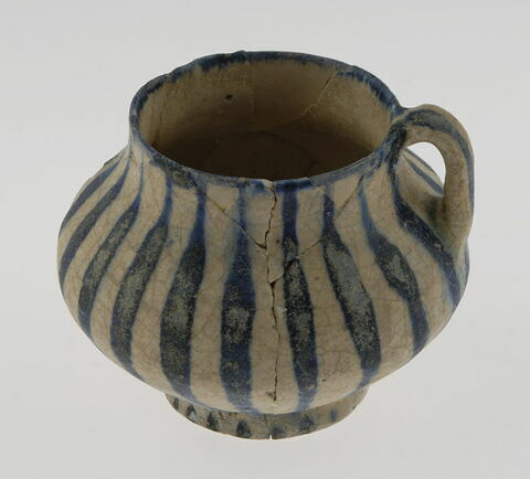 Petit pichet à boire (tasse)