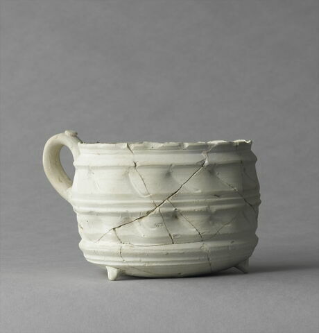 Tasse tripode