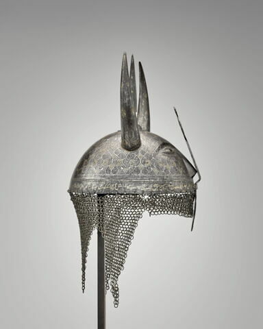 Casque à cornes, camail et nasal, image 3/8