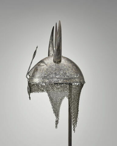 Casque à cornes, camail et nasal, image 5/8