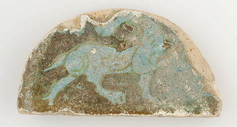 Fragment de carreau de pavement à décor de fleurons et d'animal fantastique, image 2/4