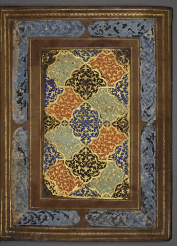 Reliure à rabat à décor de rinceaux fleuris et de tchis, image 3/9