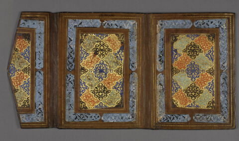 Reliure à rabat à décor de rinceaux fleuris et de tchis, image 4/9