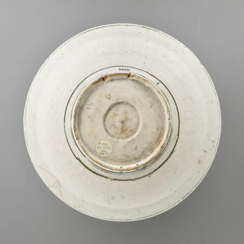 Plat ponctué de fleurettes, à décor cruciforme, image 2/6