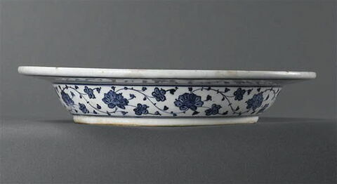 Plat à décor géométrique, image 4/6