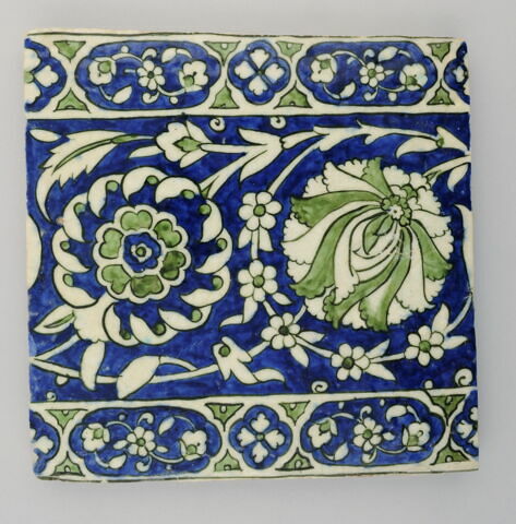 Carreau aux lotus et rosettes
