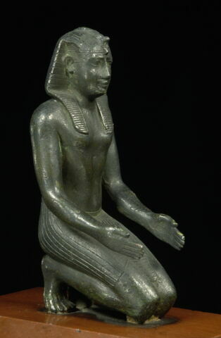 figurine