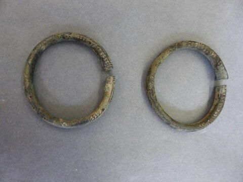 bijou, image 2/2