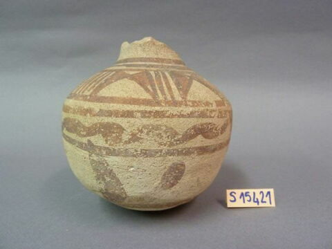 vase, image 2/2