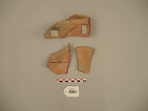 vase ; fragment, image 2/2