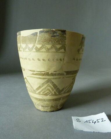 vase, image 2/3