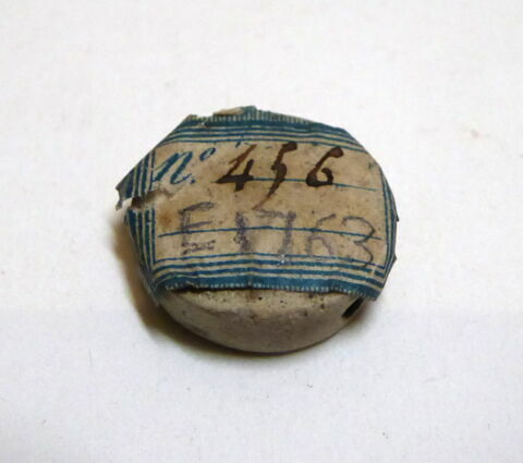 perle sphérique aplatie, image 2/2
