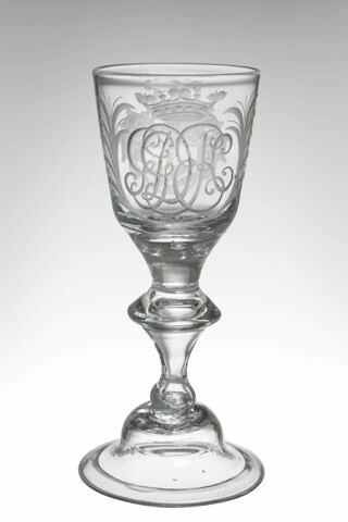 Verre à pied en cloche