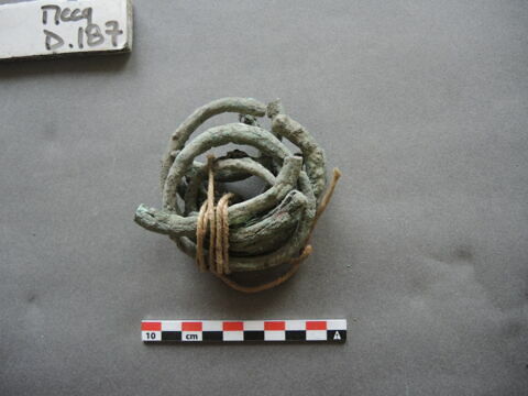 bracelet ; plusieurs, image 2/2