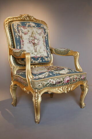 Fauteuil du salon des tapisseries de l'appartement de l'Impératrice aux Tuileries, d'un ensemble de 6 (F 574 C3 à C8)