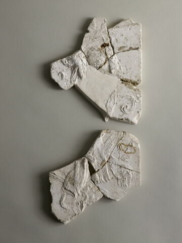 bas-relief, fragment ; plaque, fragment