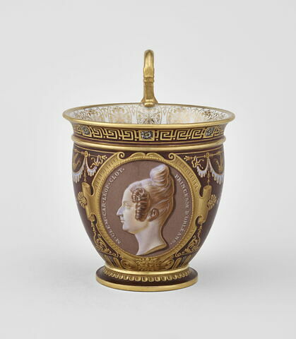 Tasse du déjeuner des Portraits de la famille royale et des Vues de Neuilly : Clémentine d’Orléans (1817-1907)