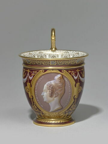 Tasse du déjeuner des Portraits de la famille royale et des Vues de Neuilly : Clémentine d’Orléans (1817-1907), image 9/11