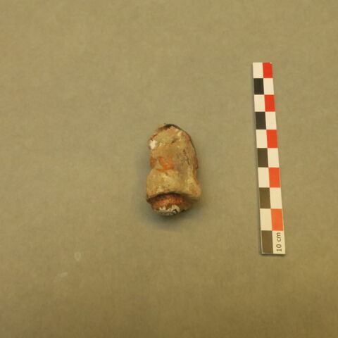 figurine, fragment, image 2/2