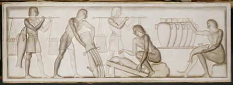 Décors de panneaux de boiserie en grisaille représentant des scènes de la vie civile égyptienne antique, image 8/11