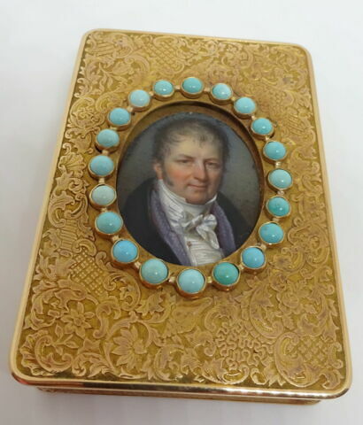 Tabatière rectangulaire avec portrait d'homme et décor de turquoises