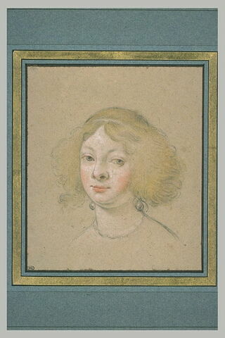 Tête de femme vue de trois quarts, image 2/2