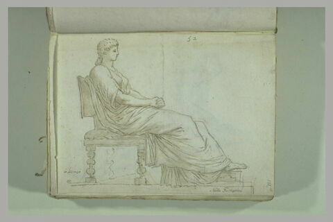 Femme drapée, assise, vue de profil, tournée vers la droite, image 2/2