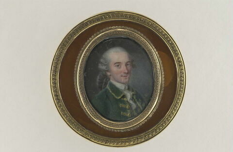 Portrait d'homme en habit de velours vert brodé d'or