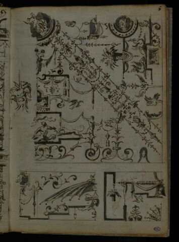 Motif d'arabesques, de guirlandes et de grotesques, image 2/2