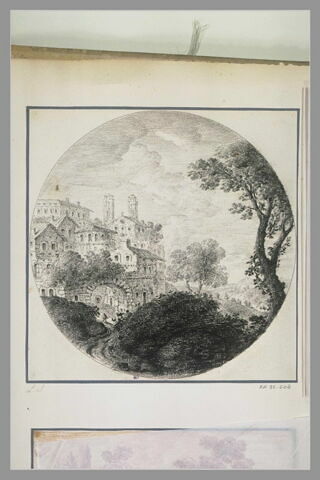 Entrée d'une ville forte dans un paysage, image 2/2