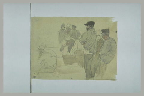 Hommes en casquette et blouse, et femme penchée sur un baquet