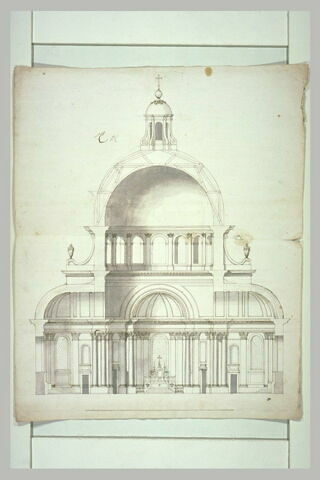 Coupe d'une chapelle, avec coupole (milieu de l'aile nord)